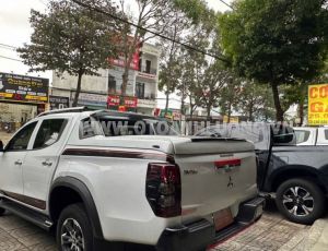 Xe Mitsubishi Triton 4x2 AT Mivec 2021