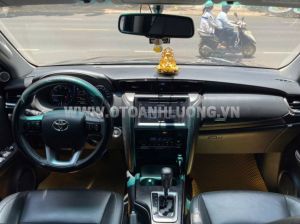 Xe Toyota Fortuner 2.4G 4x2 AT 2021