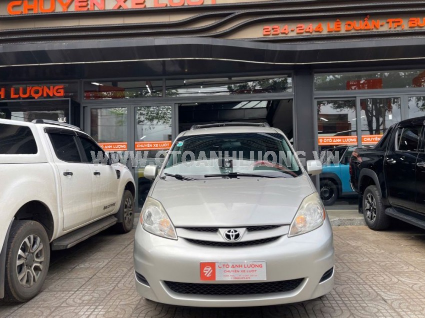 Toyota Sienna LE 3.5