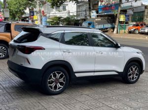 Xe Kia Seltos Deluxe 1.4 AT 2023
