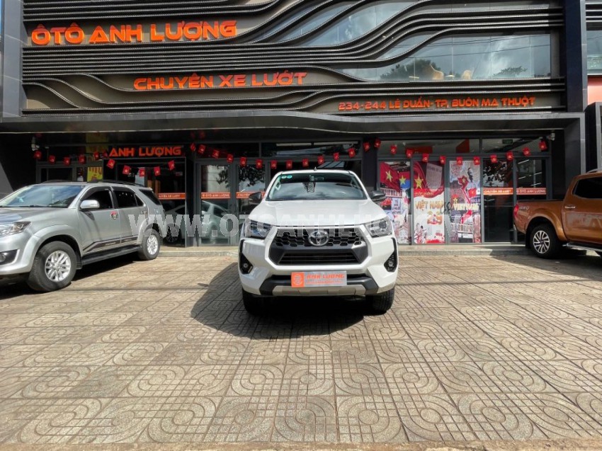 Toyota Hilux 2.4L 4x2 AT