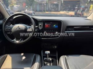 Xe Mitsubishi Outlander 2.0 CVT 2021