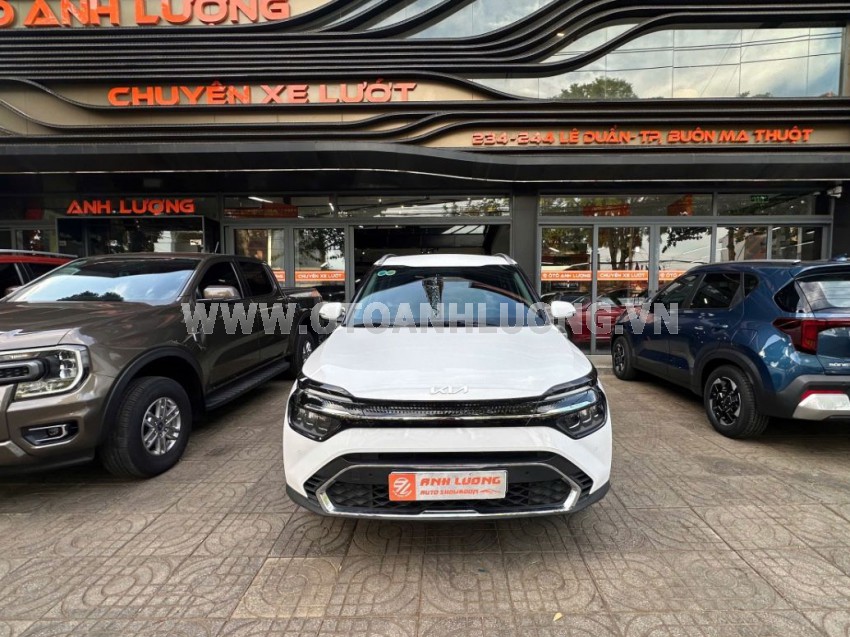 Kia Carens 1.5G Luxury