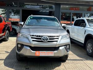 Xe Toyota Fortuner 2.4G 4x2 MT 2017