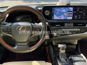 Xe Lexus ES 250 2022