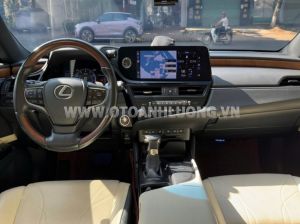 Xe Lexus ES 250 2022