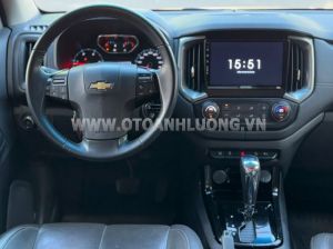 Xe Chevrolet Colorado High Country 2.5L 4x4 AT 2018