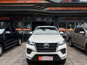 Xe Toyota Fortuner 2.4G 4x2 AT 2020