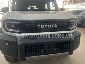 Toyota Land Cruiser FJ 2.7L AT 4WD