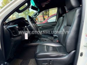 Xe Toyota Hilux 2.8G 4x4 AT 2019